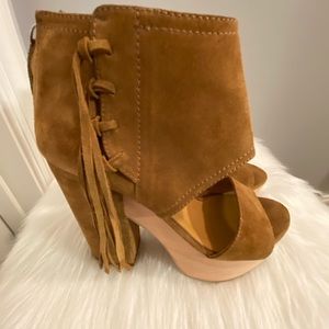 HOST PICK ‼️Polo Ralph Lauren Wooden-Platform Suede Sandal